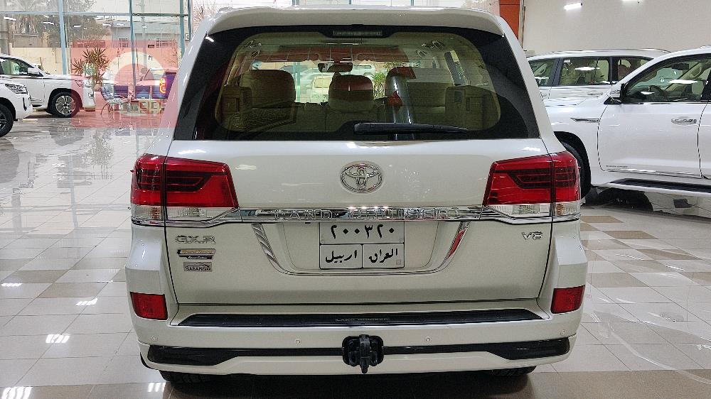 تۆیۆتا لاند کروزەر